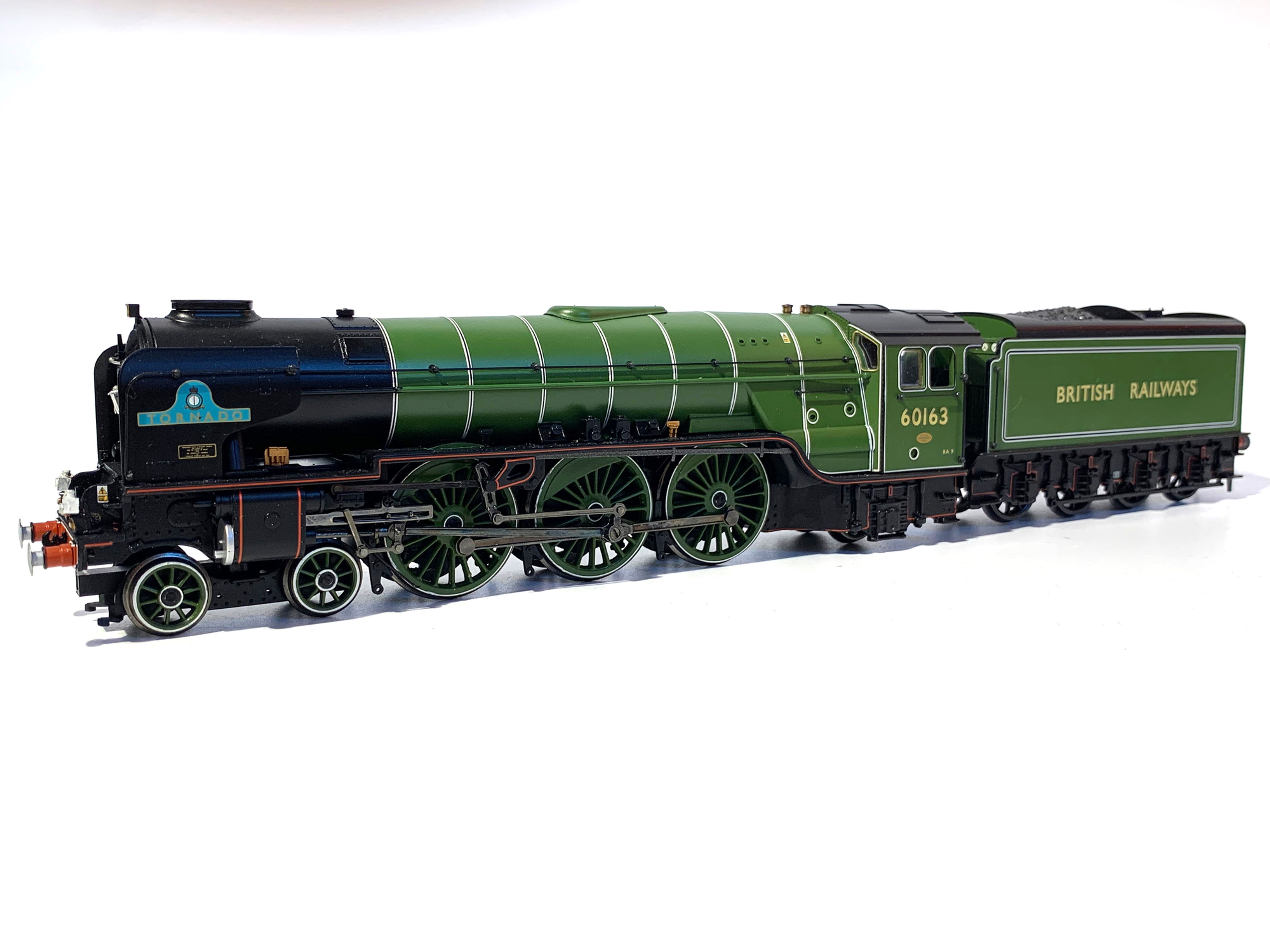 Bachmann 32-550A OO Gauge A1 Class 60163 Tornado BR Apple Green DCC Sound Fitted