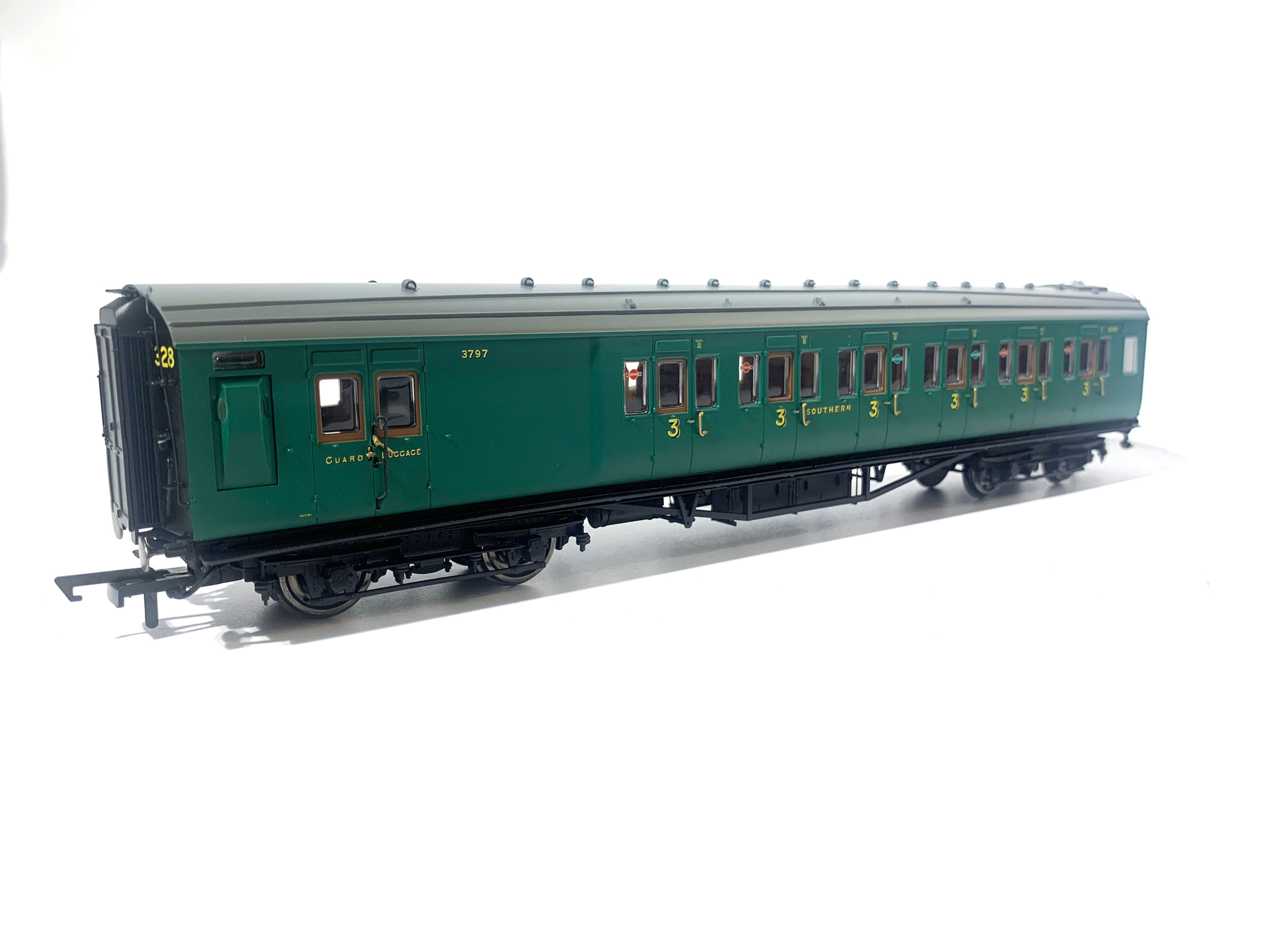 Hornby R4736 SR Maunsell Coach in Southern green livery and sold by Red Pen Railway Models