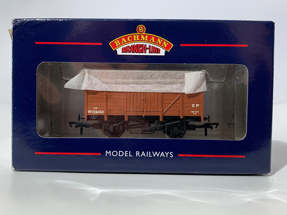 Bachmann 37-729A 12T ventilated van in BR bauxite livery