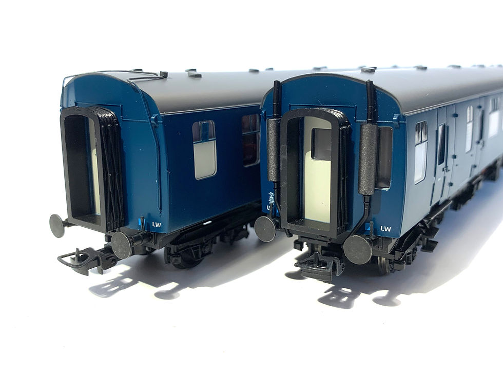 Thumbnail: Bachmann 31-325 Class 105 DMU in British Rail blue livery