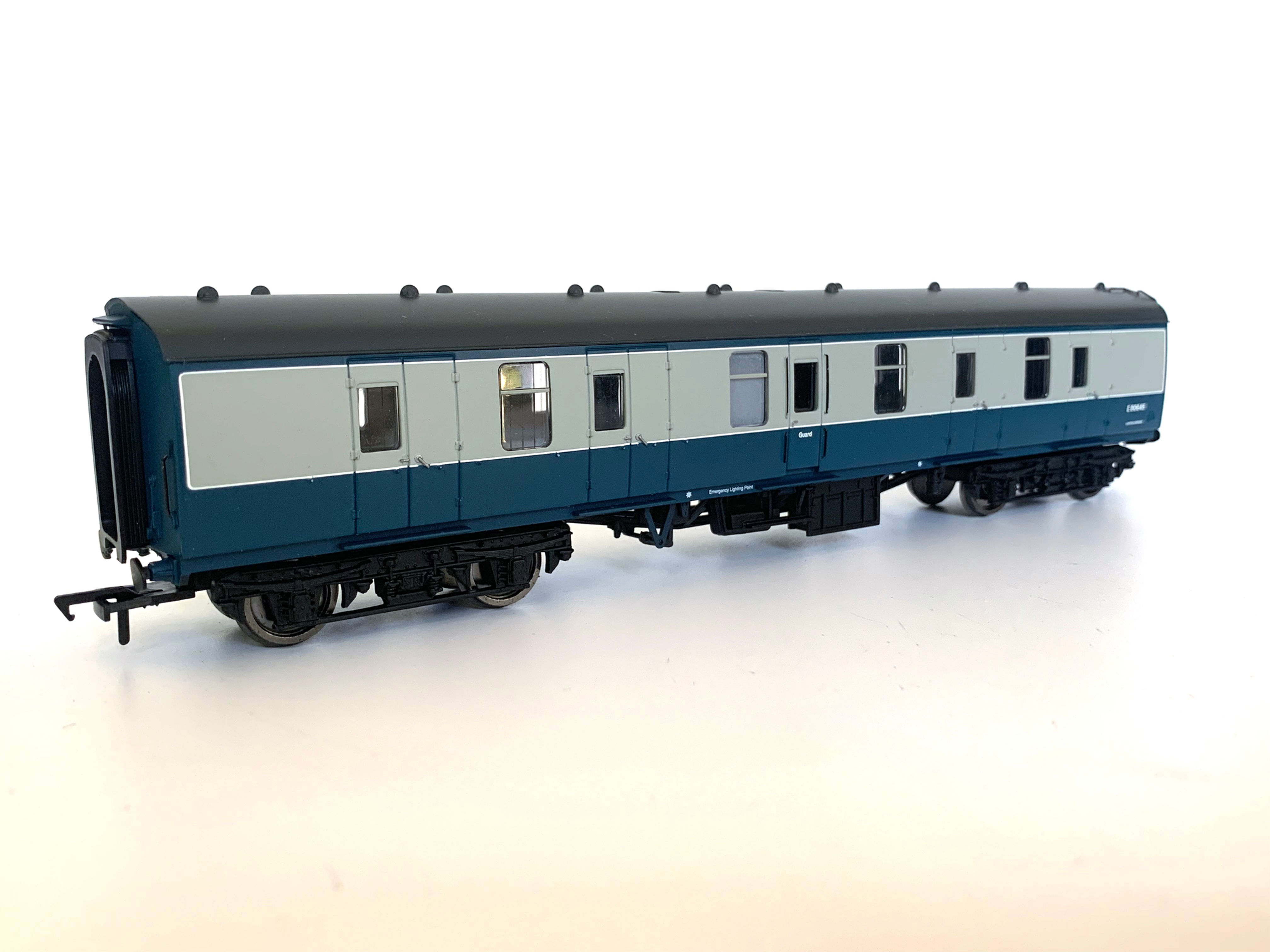 Bachmann 39-175E BR MK1 Coach in British rail blue and grey livery sold by Red Pen Railway Models
