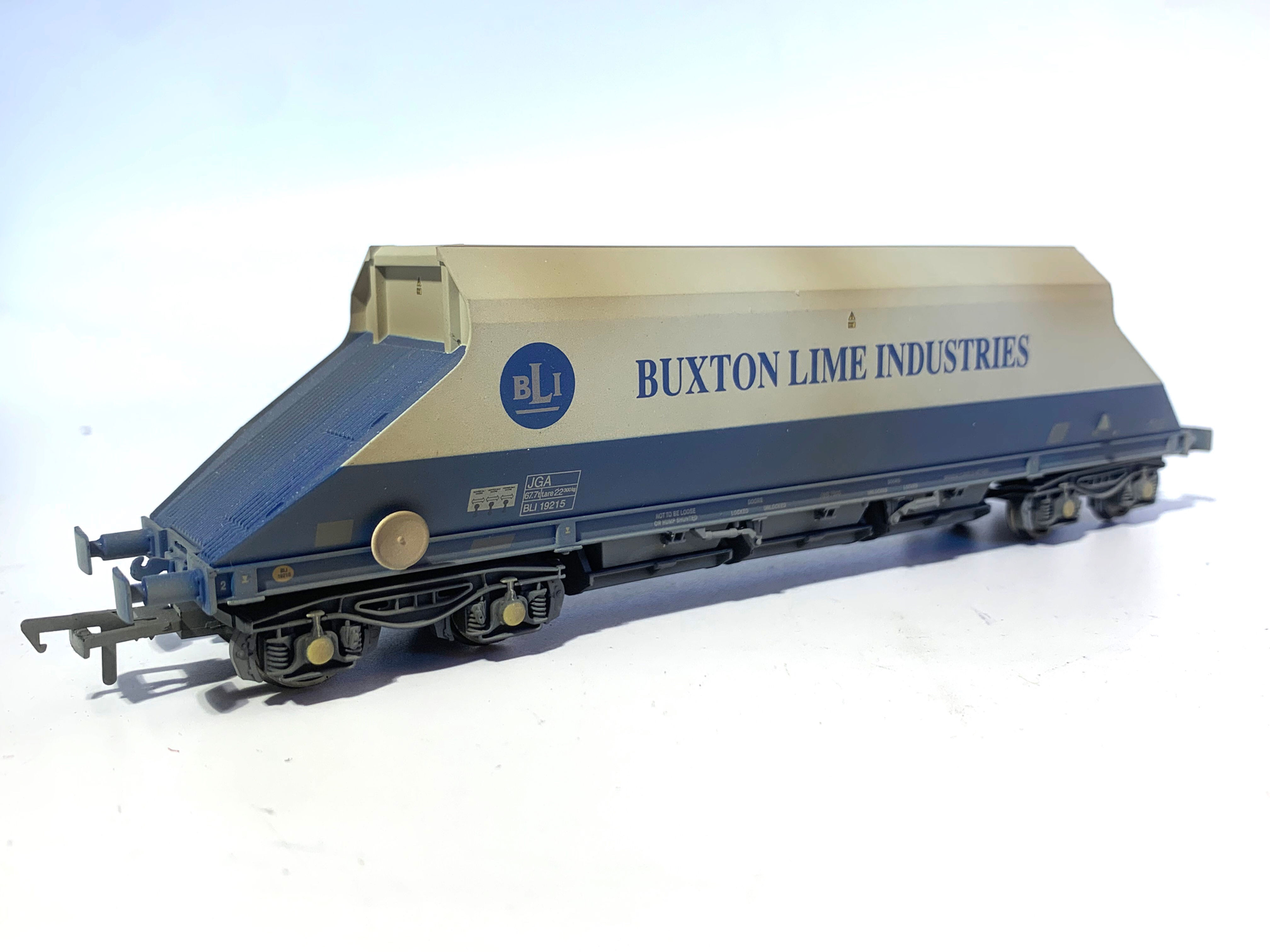 Bachmann 37-327D JGA Bogie Hopper Wagon in Buxton Lime Industries livery