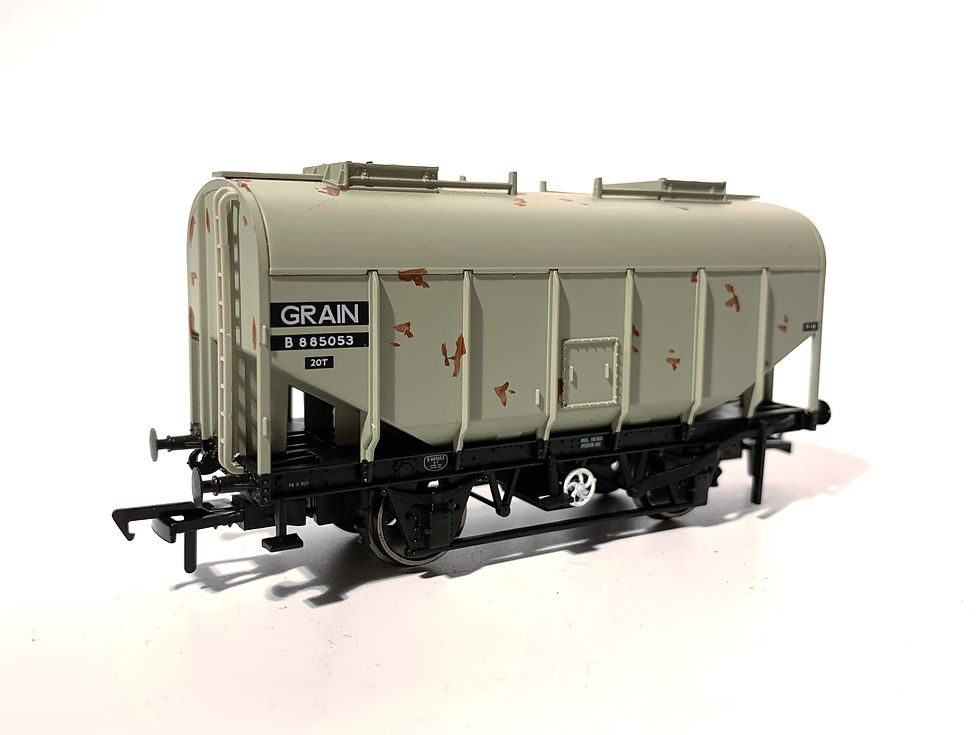 Bachmann 38-600 21 Ton Grain Hopper in BR grey livery