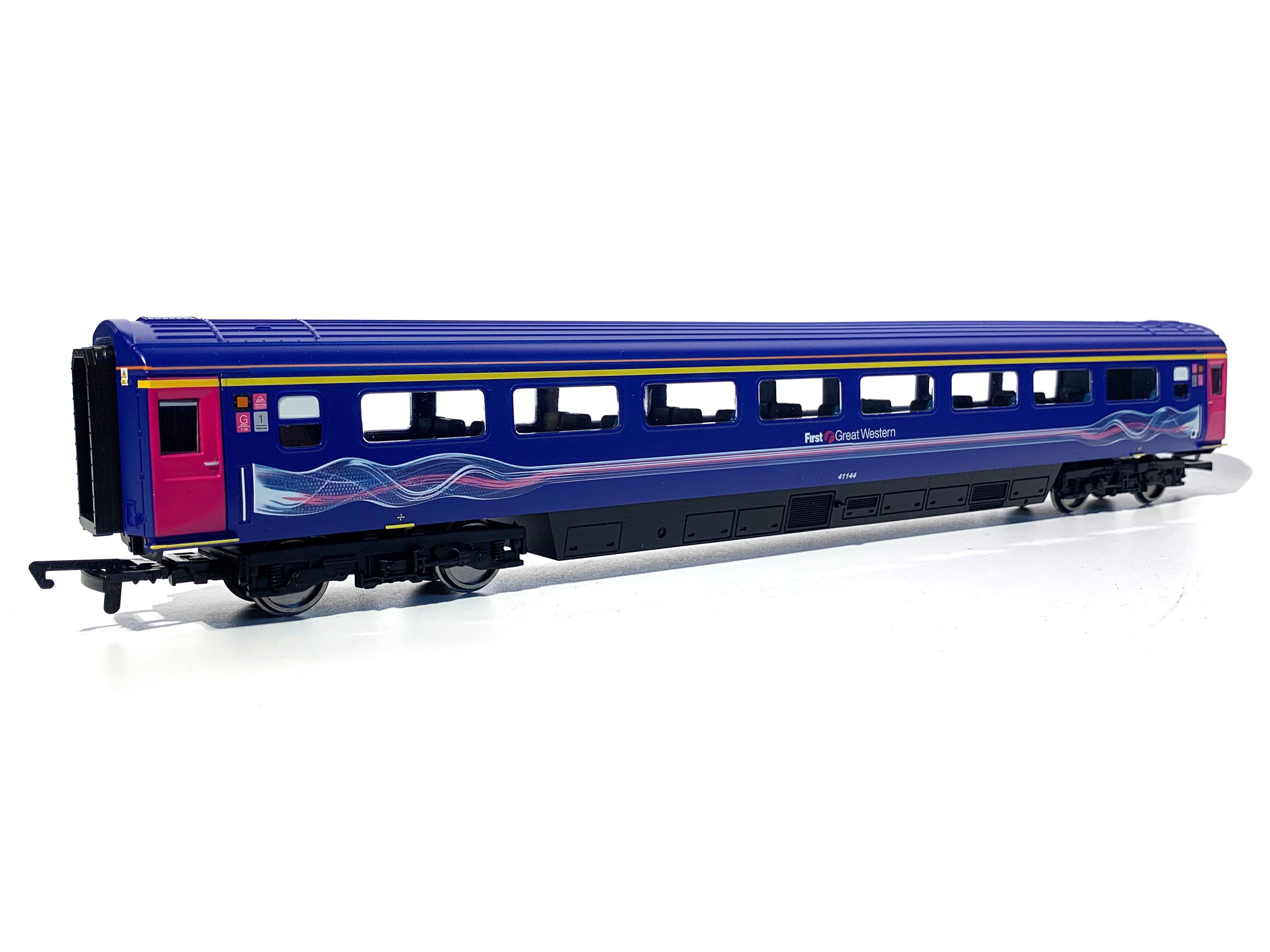 Hornby R4369 OO Gauge BR MK3 Trailer First TF Coach First Great Western