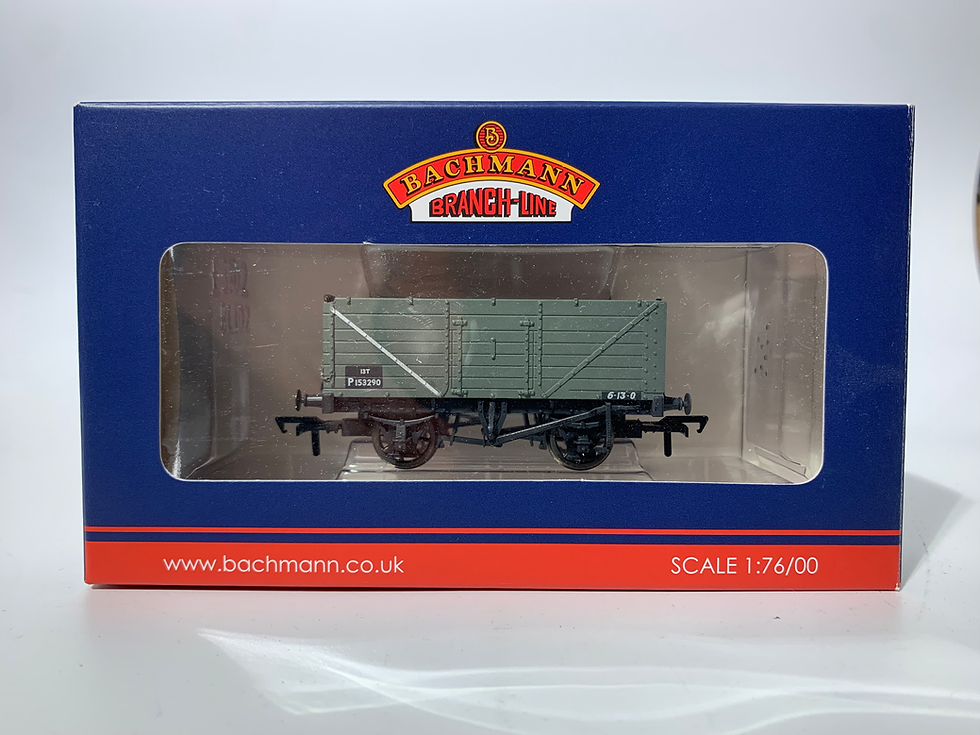 Bachmann 37-081F 7 Plank Wagon in BR grey livery