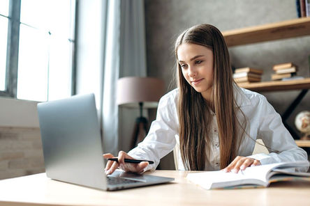 Homeschooling, Online Schooling, and More: Which Option is Best for Me?