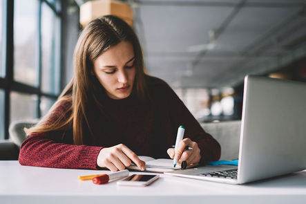 Freelancing in College? Here's How to Market Yourself