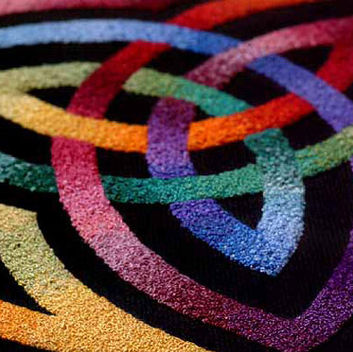 Entrelacs celtiques brodés au point de noeud, Céline Le Belz Brodeline Meilleur Ouvrier de France Brodeuse Bretagne Morbihan Brodeuse bretonne Brodeur breton Broderie d'Art  Broderie traditionnelle Broderie contemporaine Broderie main