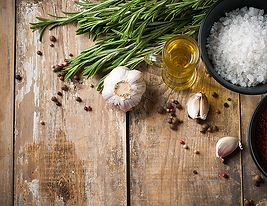 gifts for garlic lovers, garlic presents, presents for garlic fans, best garlic tools, garlic accessories, garlic recipe books, joseph joseph, garlic jars, garlic gift ideas, gifts for bakers, baking presents, home baking gifts