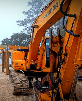 Riverside builders_medium pilings_61725_edited_edited.jpg