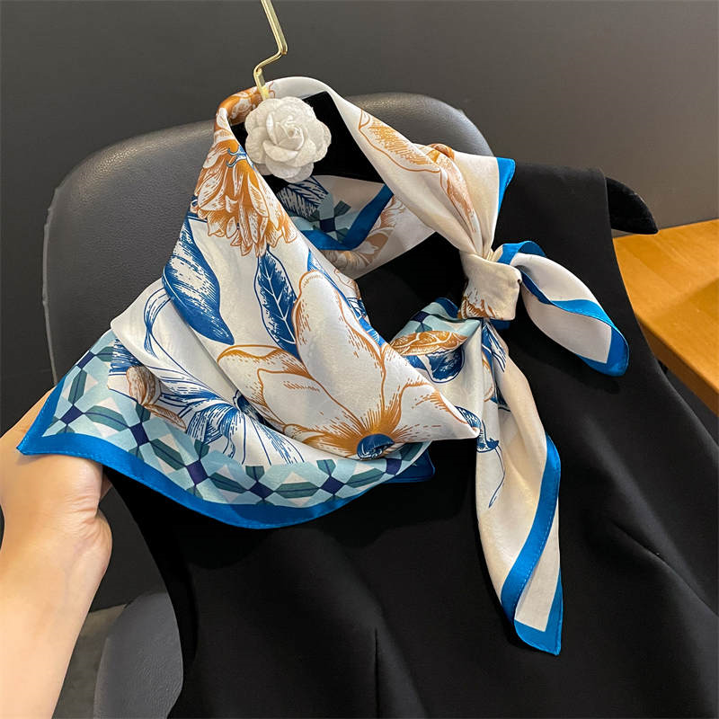 Miniatura: Floral Hibiscus 68cm Silk Scarf Bandana | Square Scarf