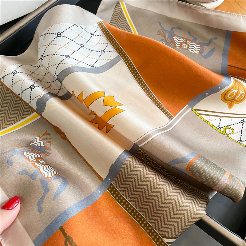 Miniaturbild: Equestrian Horse Print 53cm Silk Scarf | Horse Lover Silk Scarf