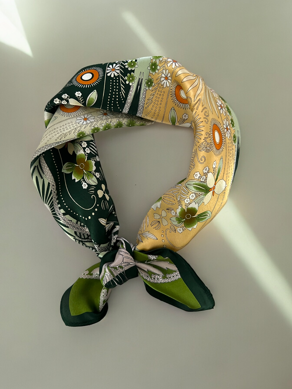 Miniatura: Green Floral 53cm Silk Scarf | Lucky Clover Pattern Green Scarf