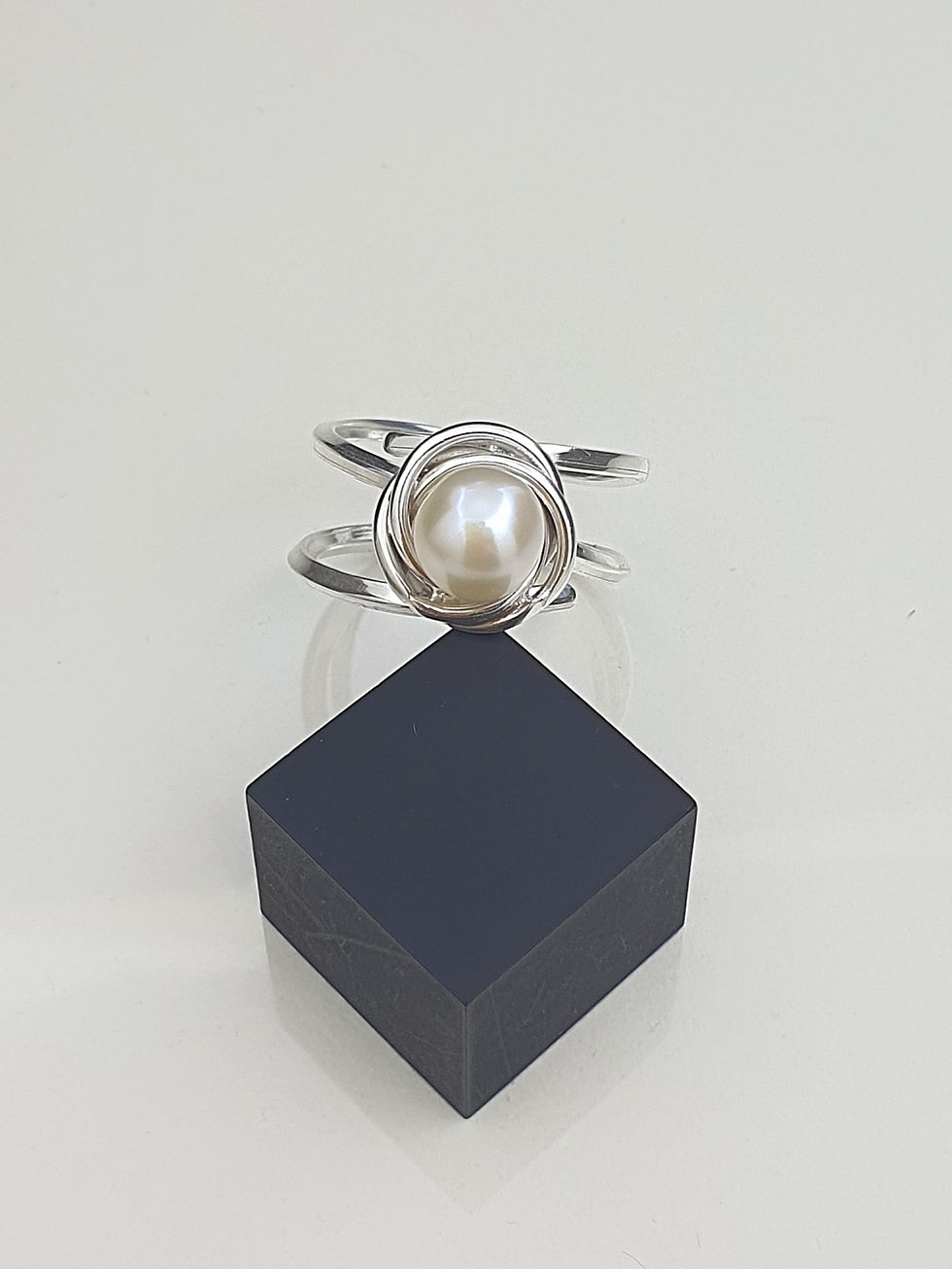Miniatura: Anillo Nudo del Amor Perla Blanca