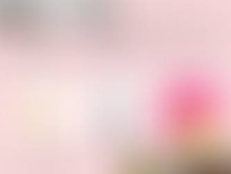 Your Chic Fix: April 2025