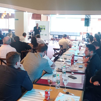 Empresários e cidadãos de Canela participando da reunião almoço realizada pela ACIC