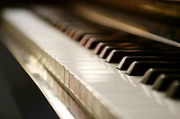 il n'y a pas d'age pour apprendre le piano par échange de vidéos
