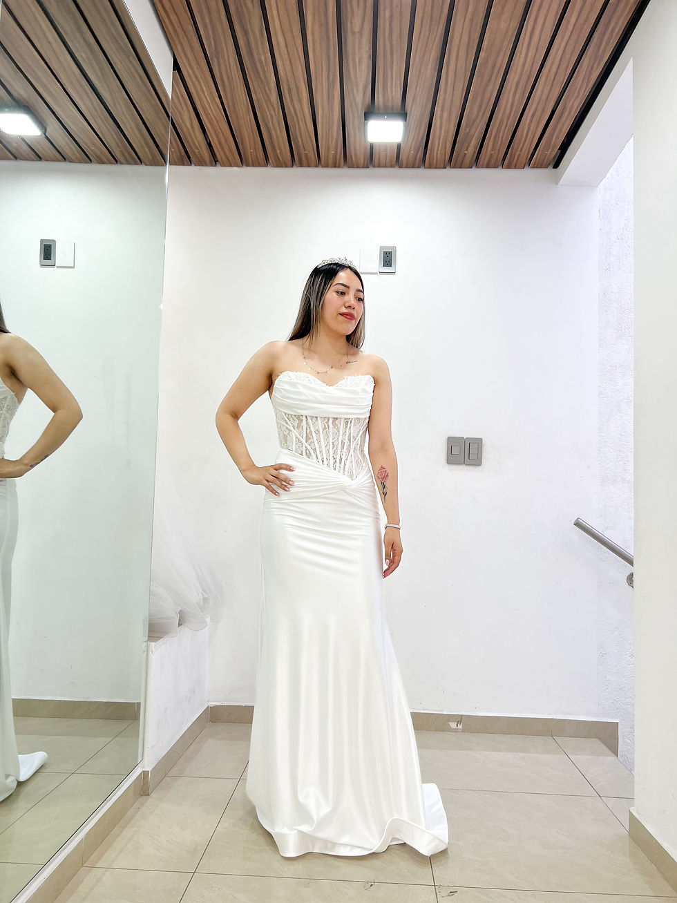 Miniatura: Nova White