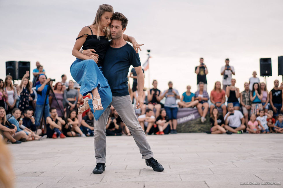 tango 2