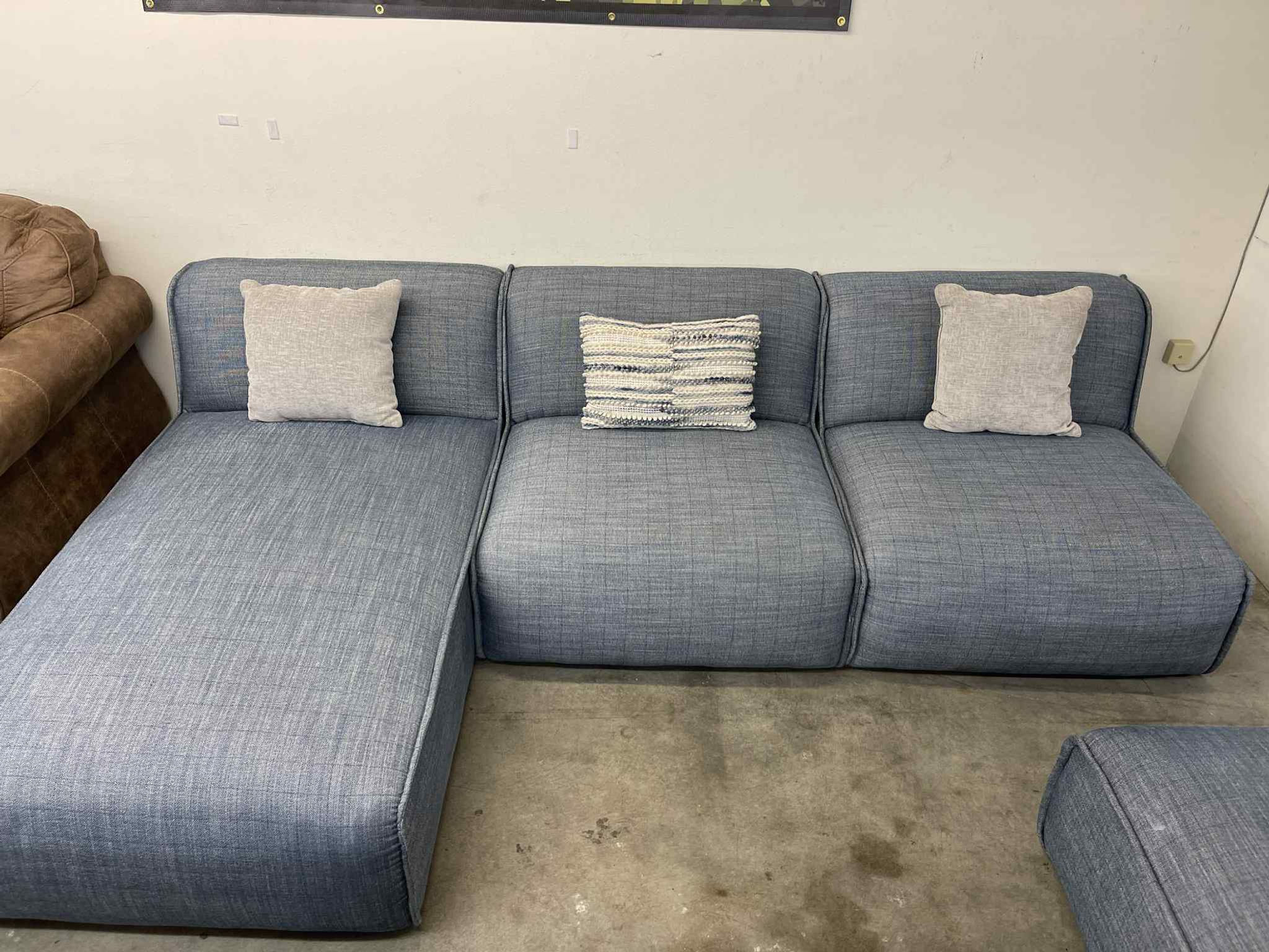 Gray Modular Sectional with Chaise