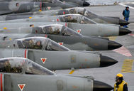 Los SEM de la Armada, varados en Francia por falta de pago