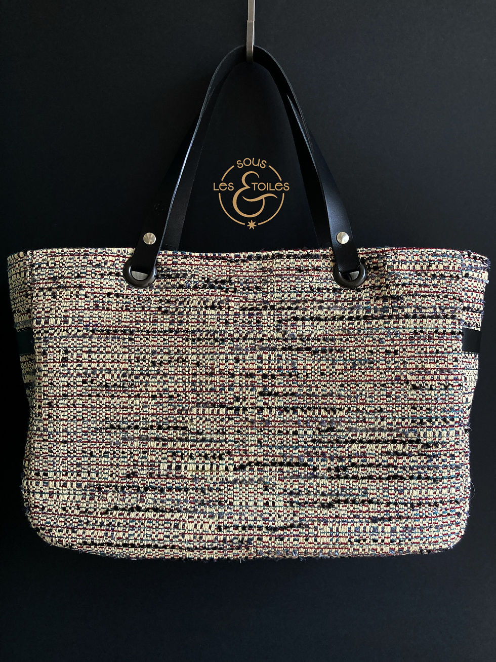 Miniature : Modèle Uranus dans les tons beige, bordeaux et noir