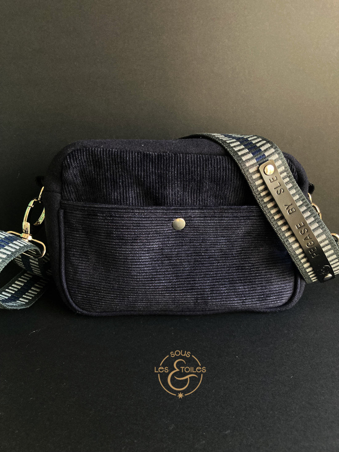 Modèle Pégase dans les tons bleu foncé