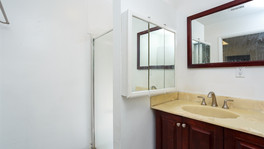 Bathroom 1.jpeg