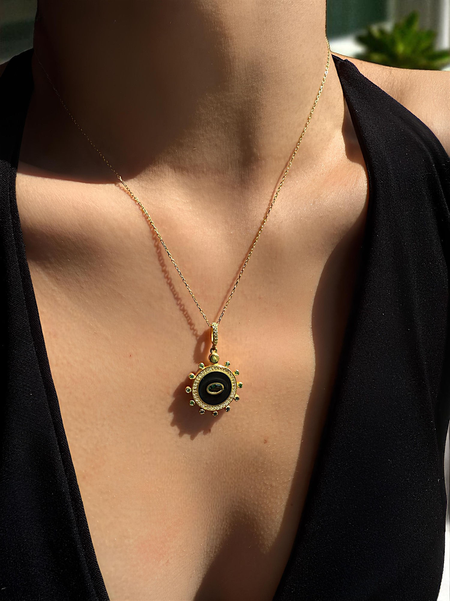 925 Ayar Yeşil Taşlı Siyah Güneş Kolye Acantha