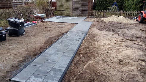 Rollrasen wird verlegt