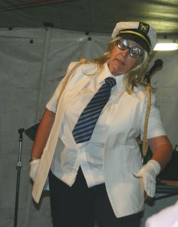 Narrabeen - Entertainment - Cindy Lou 2011.JPEG