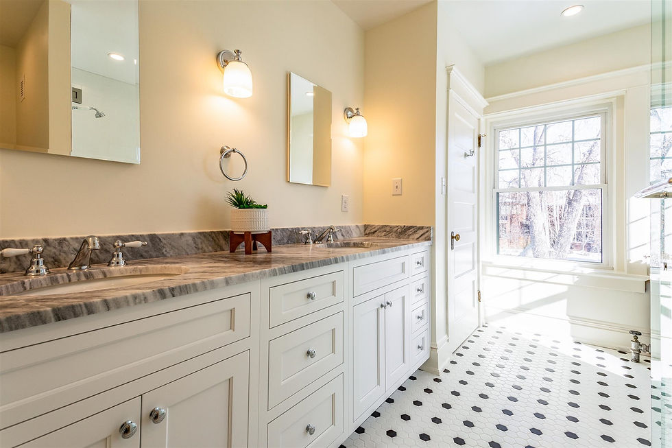 25-Primary Bathroom Ensuite-2nd floor.jpg