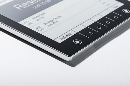 Hochwertige Verarbeitung des ROOMZ Raumdisplay in sliber