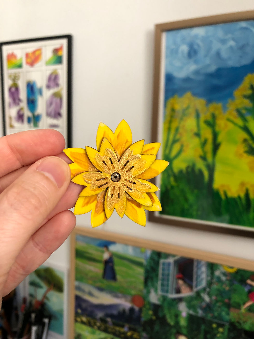 Miniature : aimants fleurs en bois peints à la main