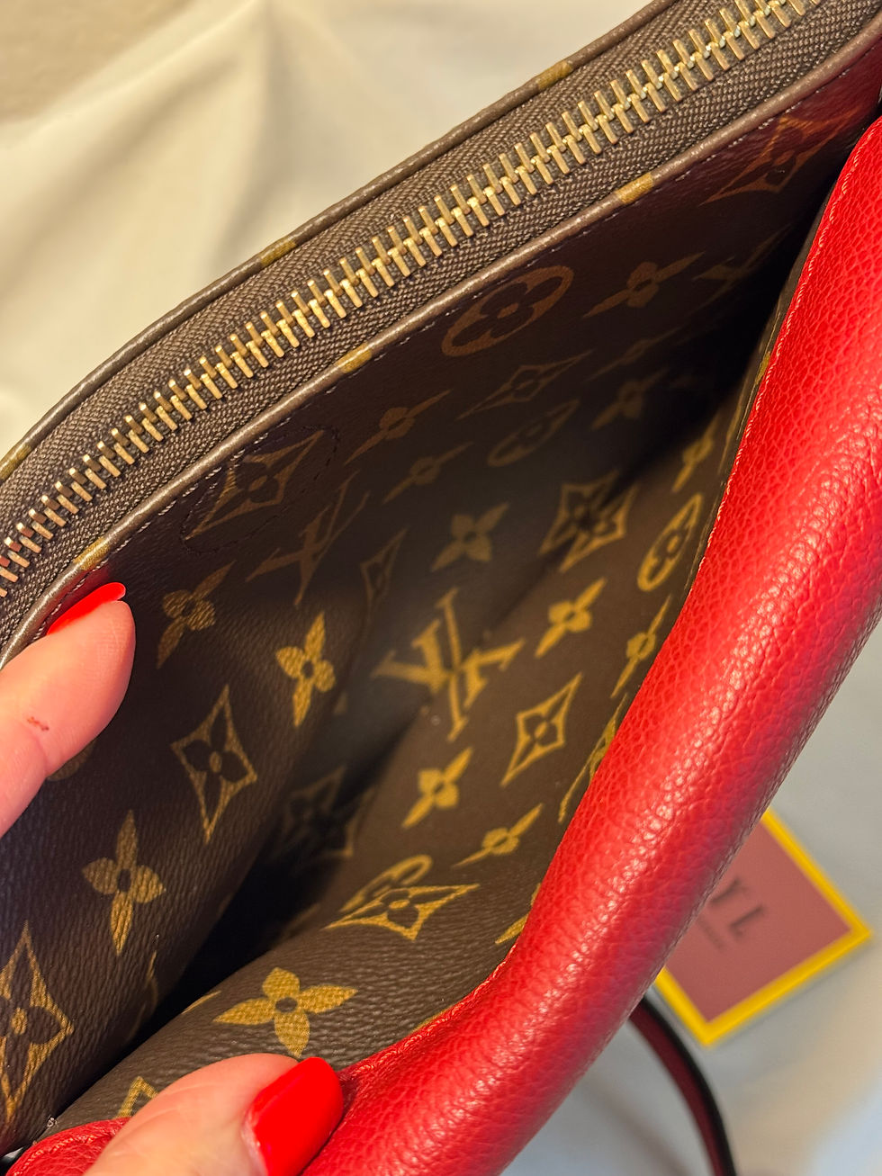 Thumbnail: Twinset Crossbody Monogram Cerise