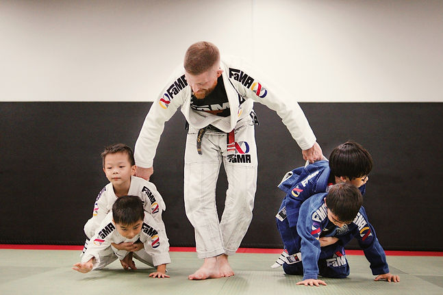 fama singapore kids bjj brazilian jiu jitsu class with professor robyn