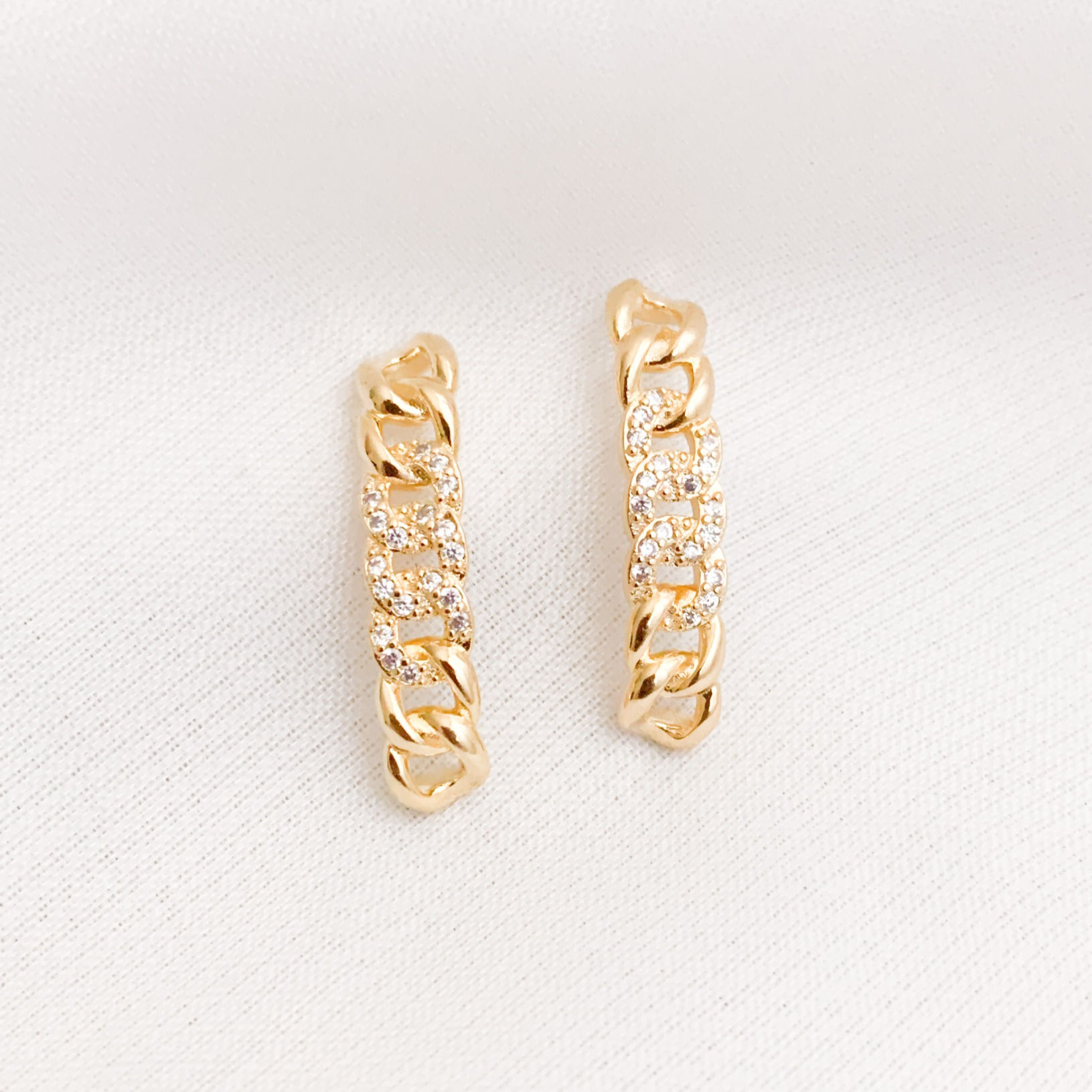 Brinco ear hook rocker