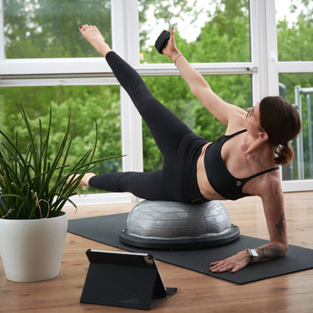 WAS IST HORMON PILATES? WIE NUTZT DU ES FÜR DICH? UND WAS IST IN DER MENOPAUSE?