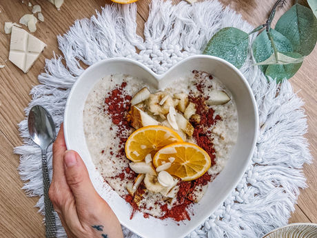 KOKOS-PORRIDGE mit Banane & Birne gegen PMS