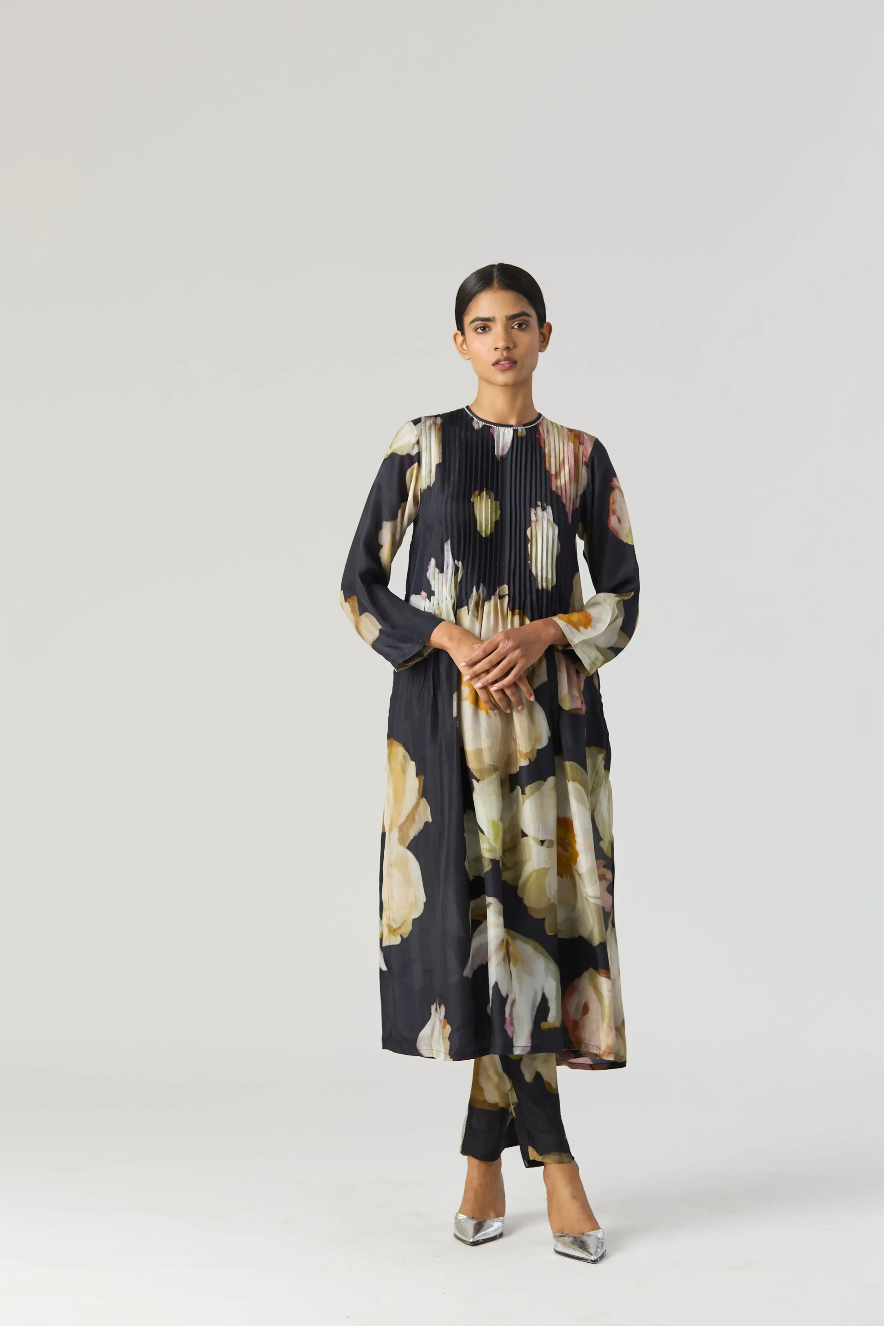 Viva Fiori Pintucks Kurta Set