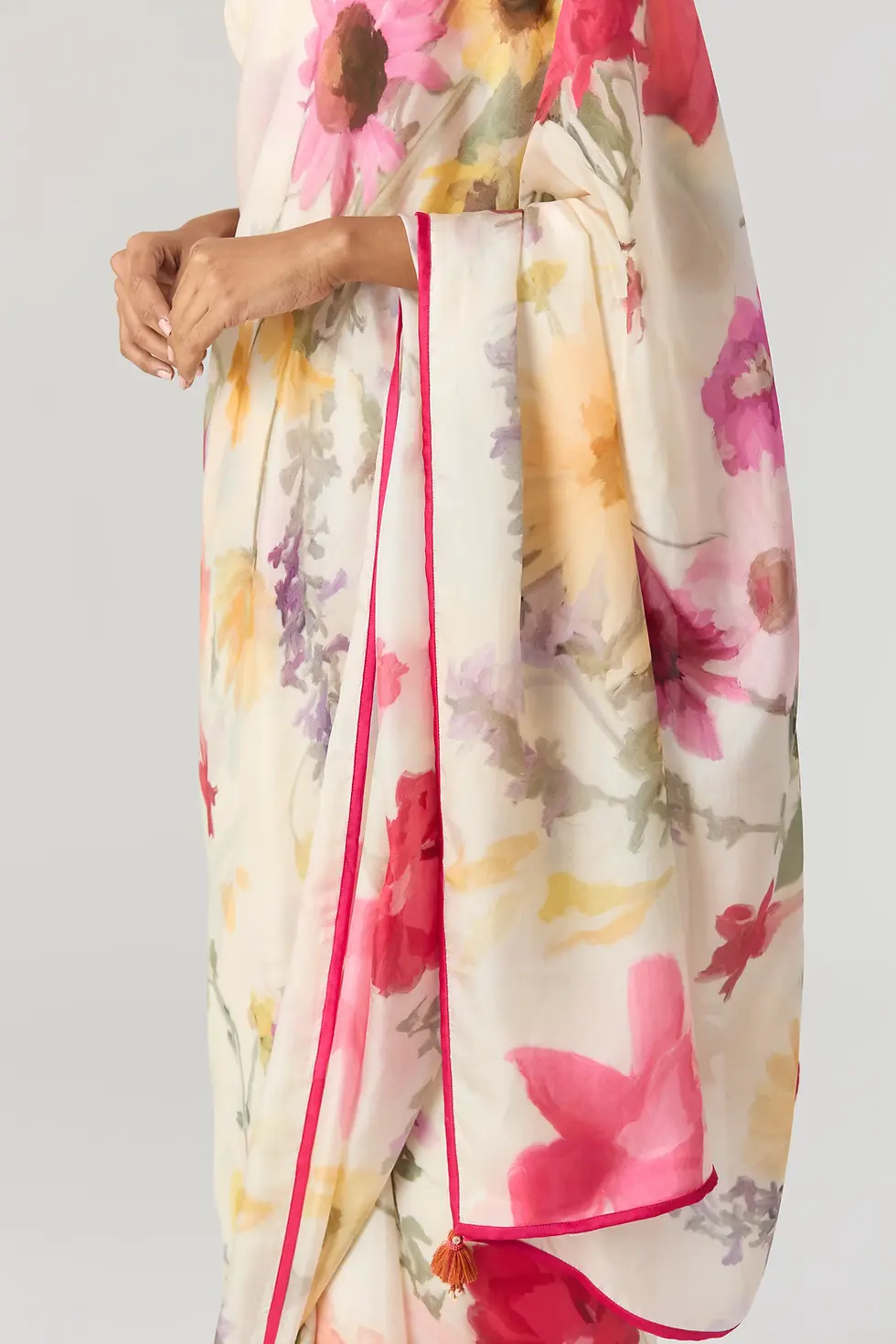 Thumbnail: Maria Saree
