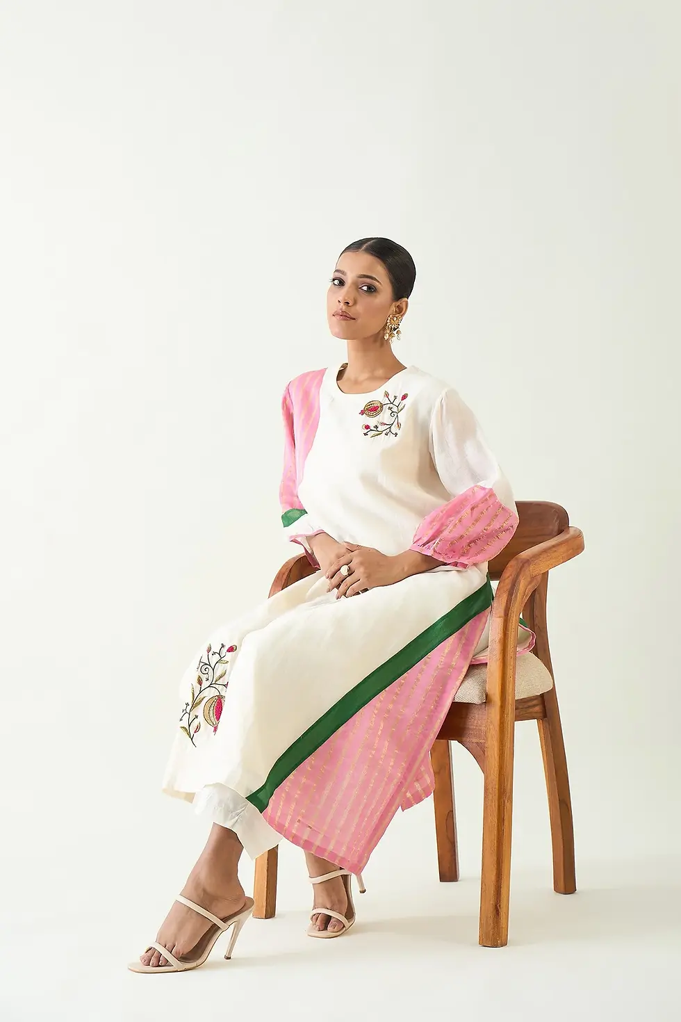 Thumbnail: Mohini Straight Cotton Silk Kurta Set - Ivory And Pink