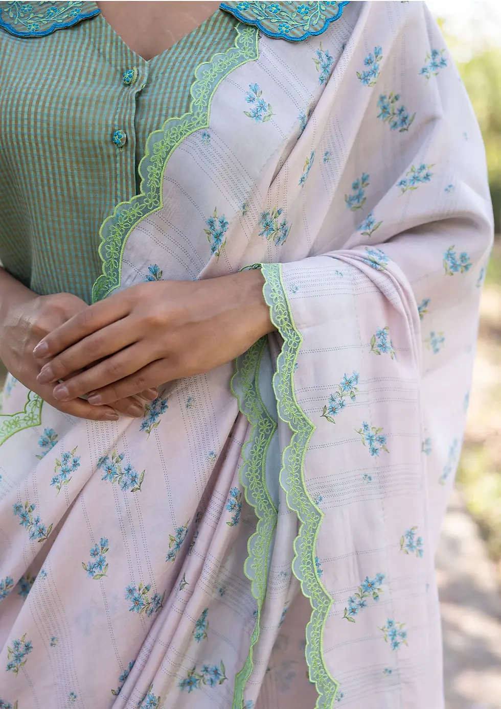 Thumbnail: Wildflower Kiss Pink Saree