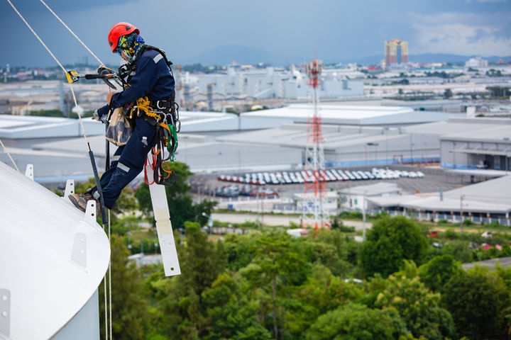 male-workers-control-rope-down-top-roof-tank-rope-access-inspection-thickness-shell-plate-storage-tank-gas-safety-work-height.jpg