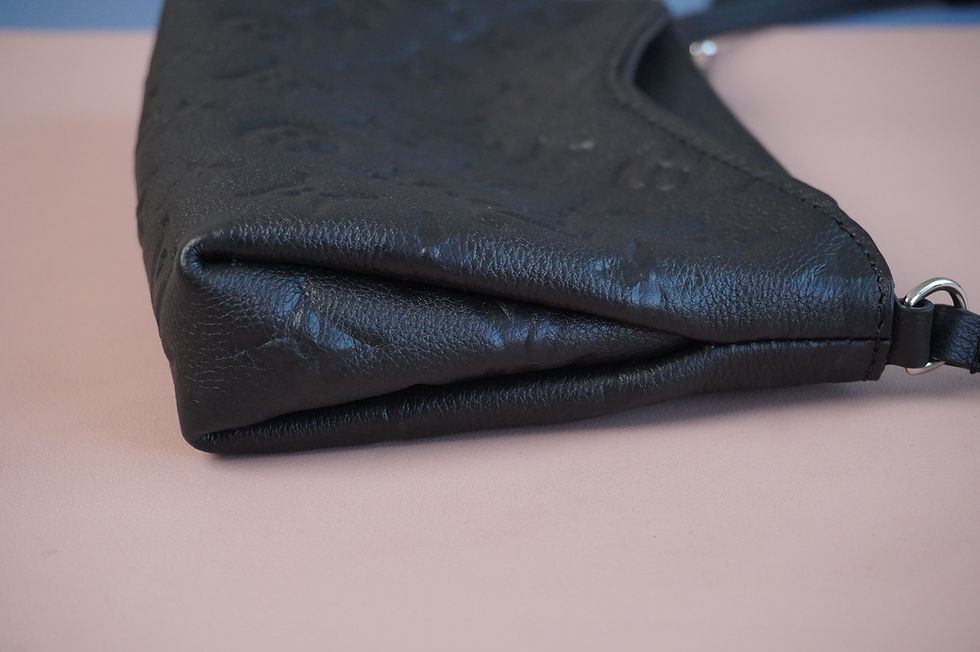 Miniature : Preowned Authentic Louis Vuitton Pallas Pochette