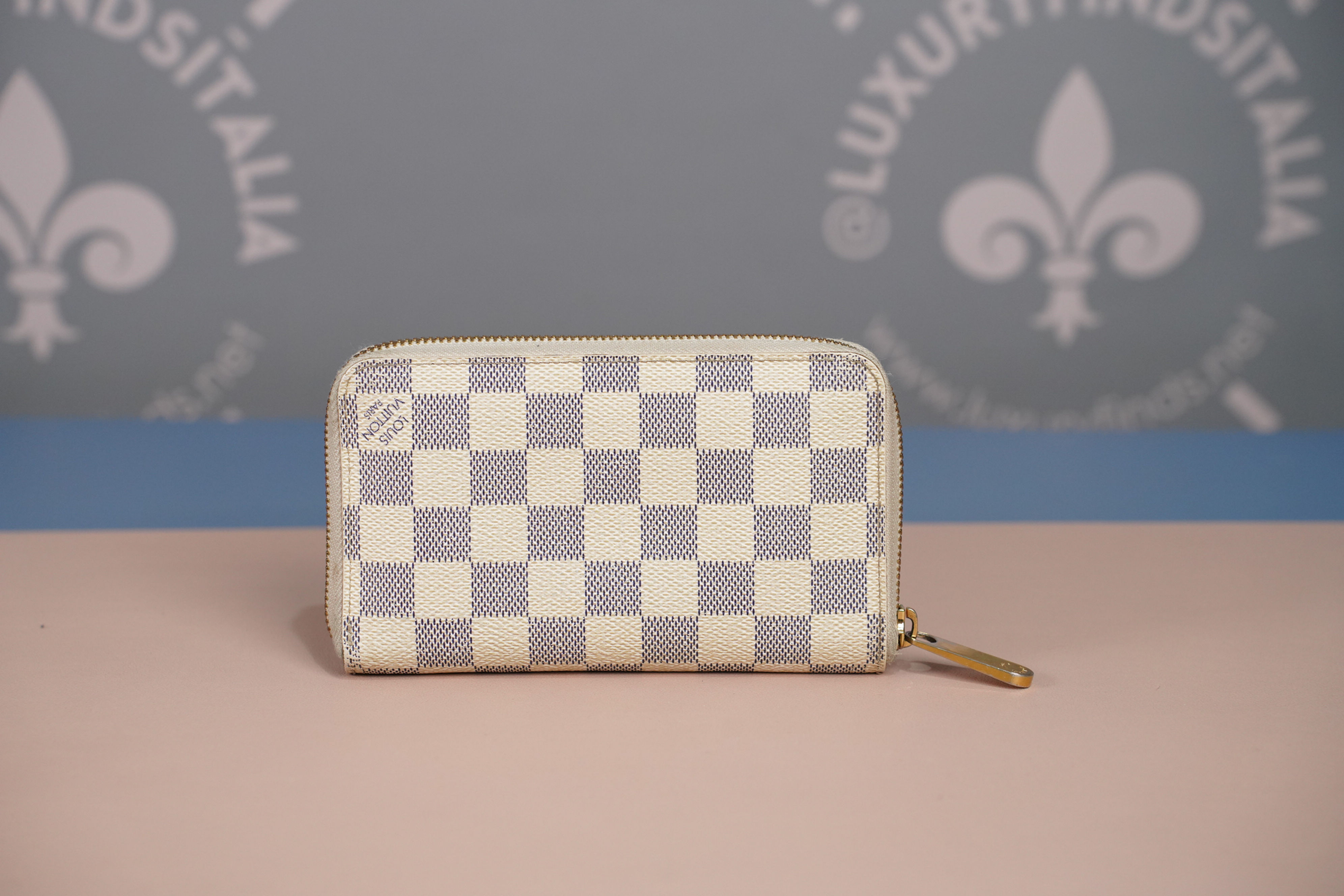 Preowned Authentic Louis Vuitton Compact Zippy Wallet