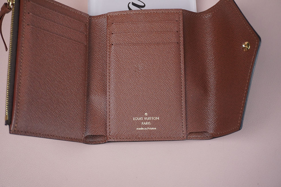 Thumbnail: Preowned Authentic Louis Vuitton Victorine Wallet