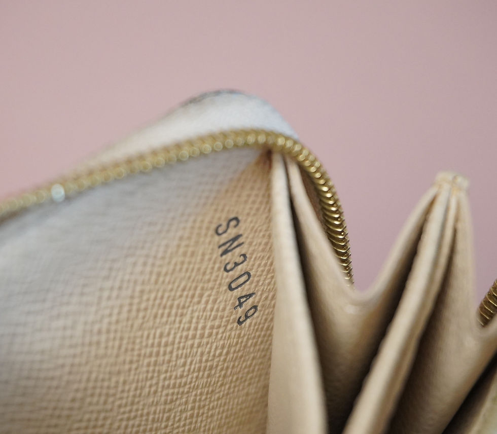 Thumbnail: Preowned Authentic Louis Vuitton Zippy Coin Purse