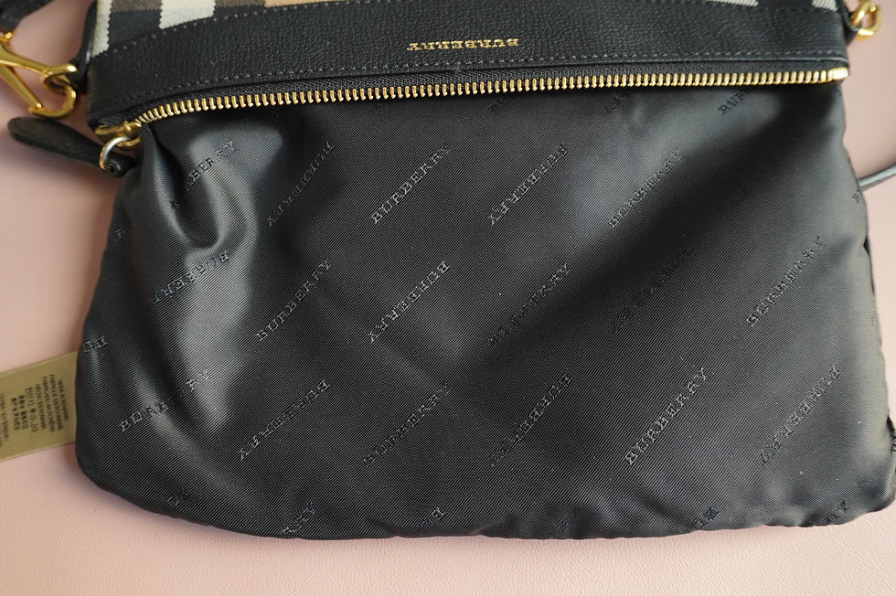 Miniatura: Preowned Authentic Burberry House Check Derby Peyton Bag