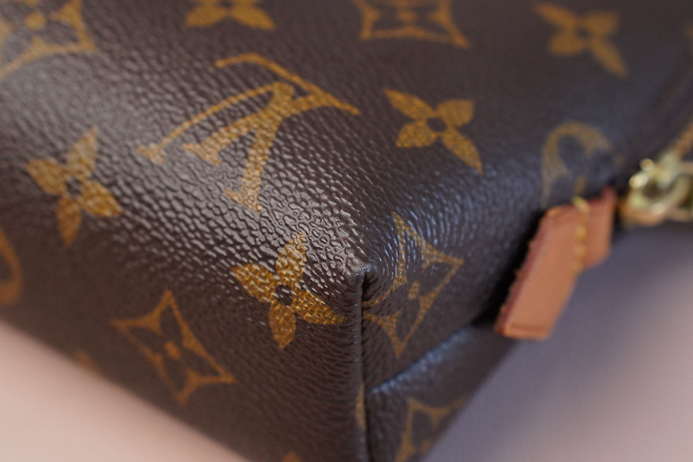 Miniatura: Preowned Authenic Louis Vuitton Cosmetic Pouch MM